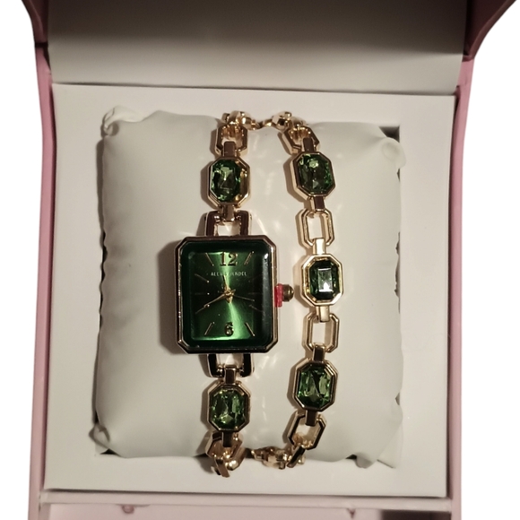 Women's Alexis Bendel Gold-Tone Analog Watch and Bracelet Set - Picture 4 of 6